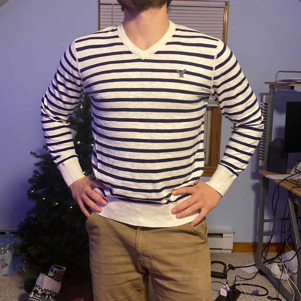 American Eagle crew neck sweater medium